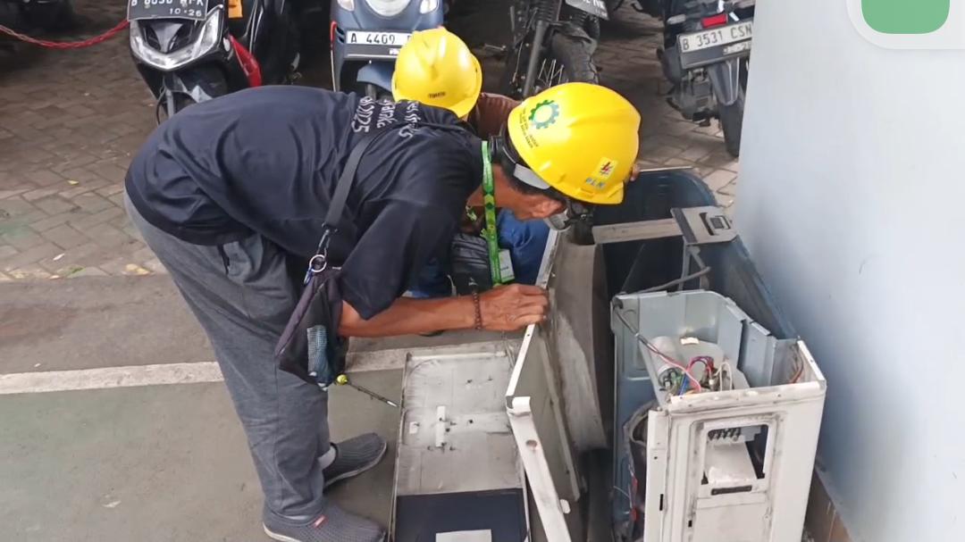 Bongkar AC untuk pindahan di Rajeg